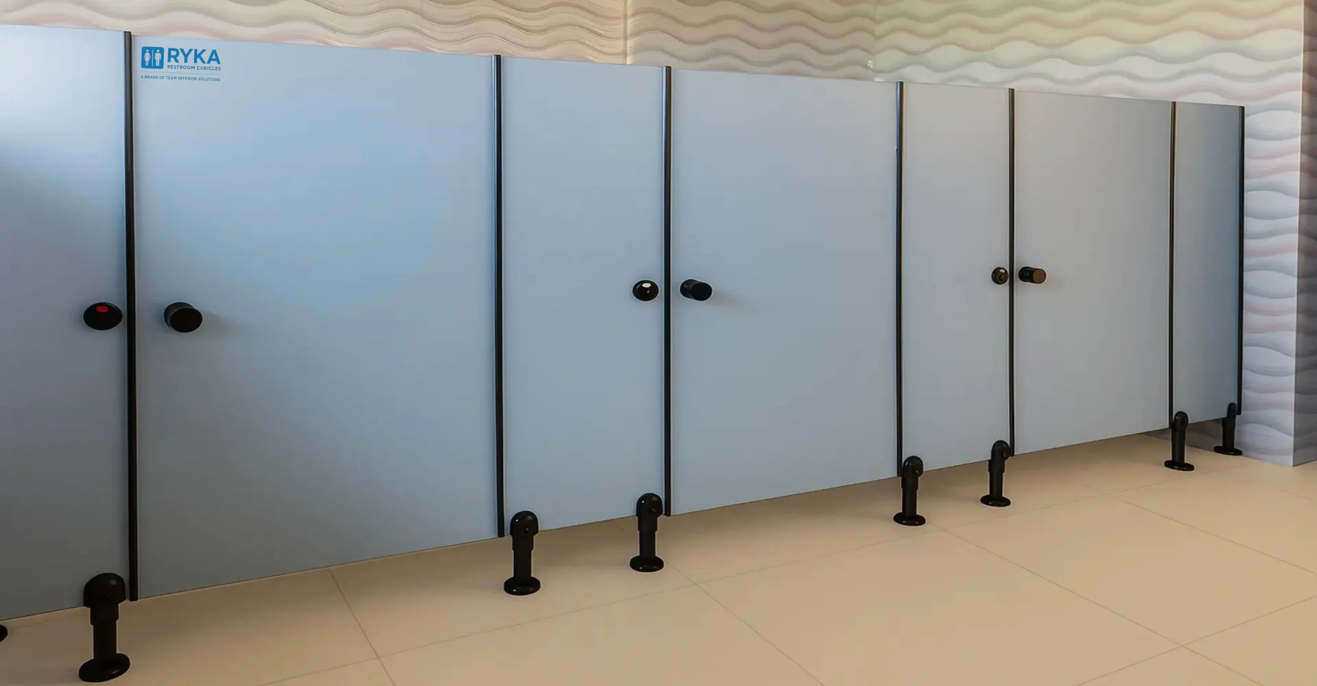 Toilet Cubicles Partition, straight cubicles scaled